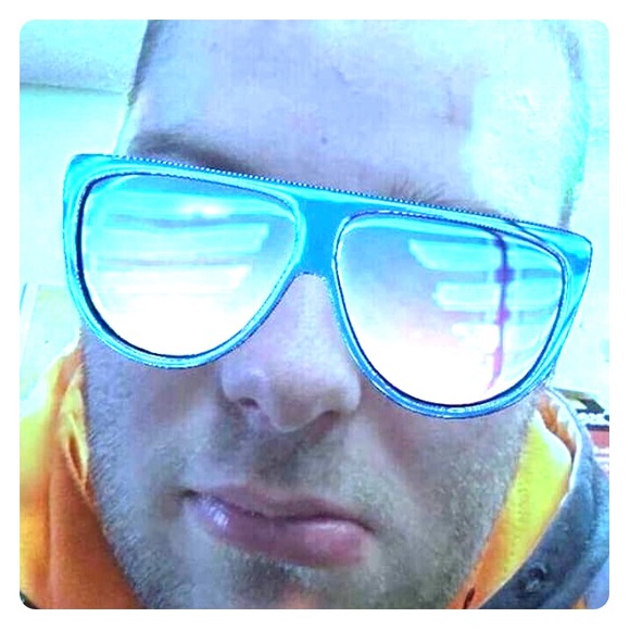 Meet your Posher, Jay - Picture 7 of 8